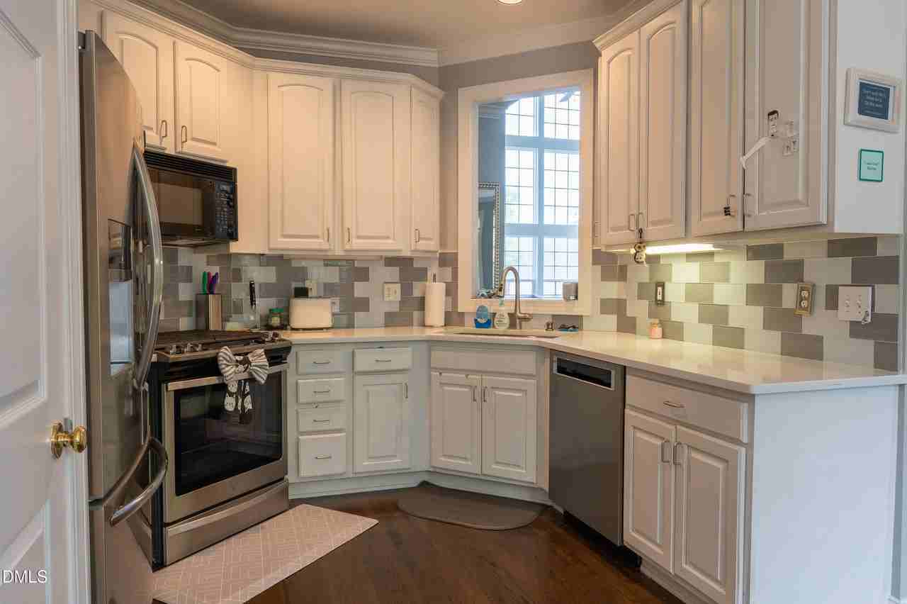 114 Nolen Ln - Photo 3 of 19