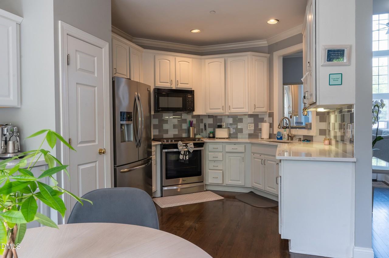 114 Nolen Ln - Photo 5 of 19