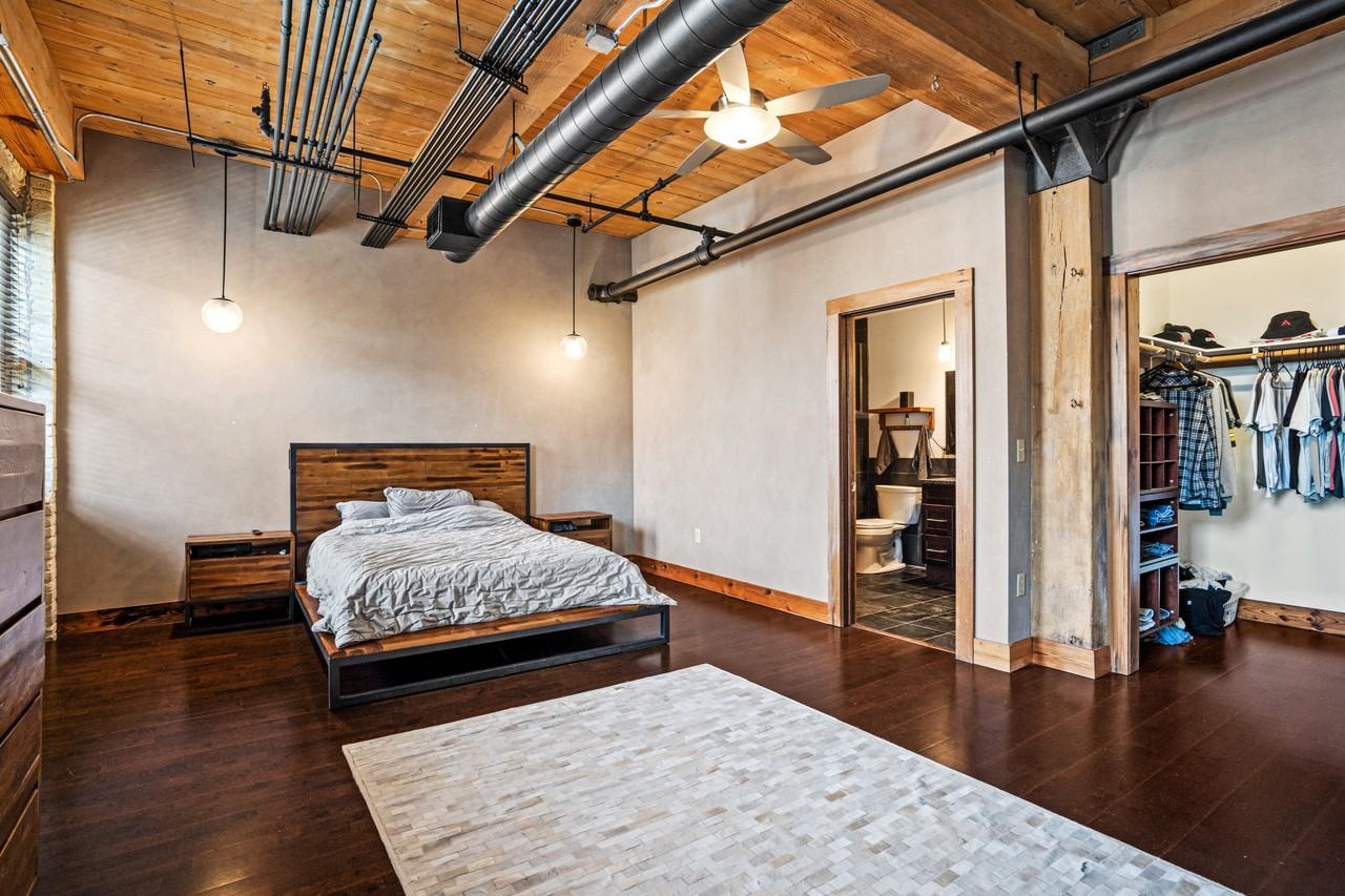 1818 N Water St - Photo 6 of 26