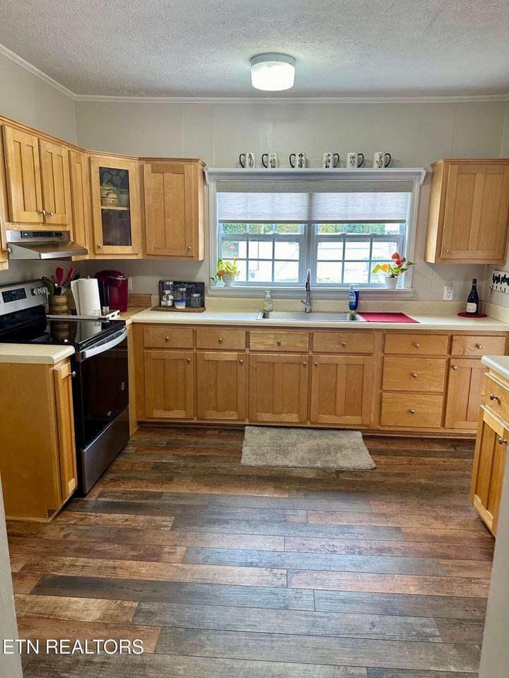 203 W Cumberland St - Photo 2 of 14