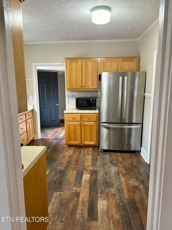 203 W Cumberland St - Photo 3 of 14