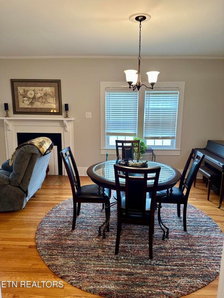 203 W Cumberland St - Photo 4 of 14