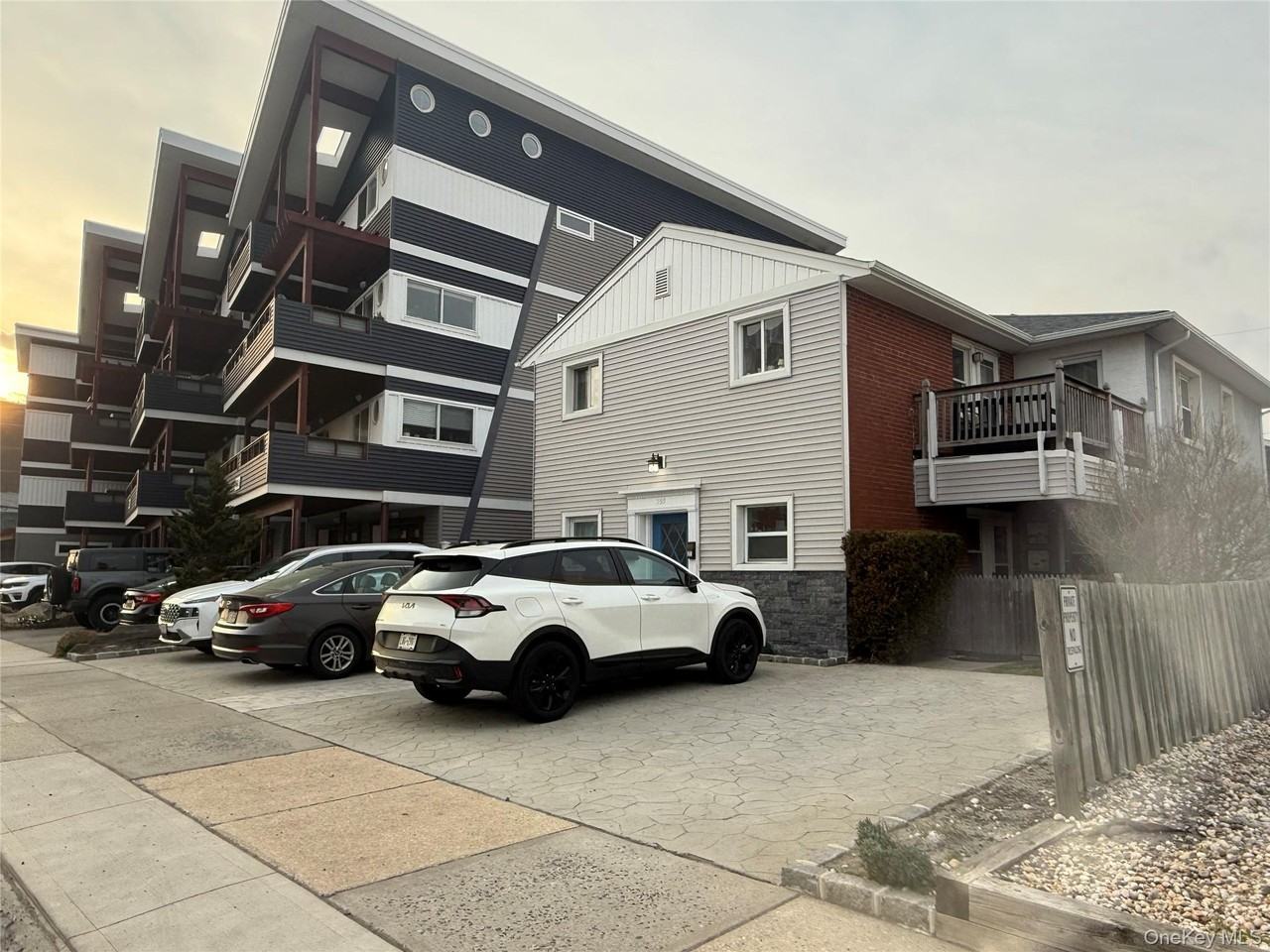 555 W Broadway ##2e - Photo 2 of 23