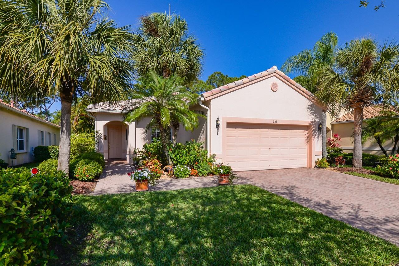 329 Nw Treeline Trce