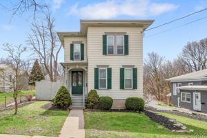 featured image of 206 E Genesee St