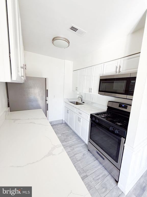 7618 Savannah St ##104 - Photo 6 of 19