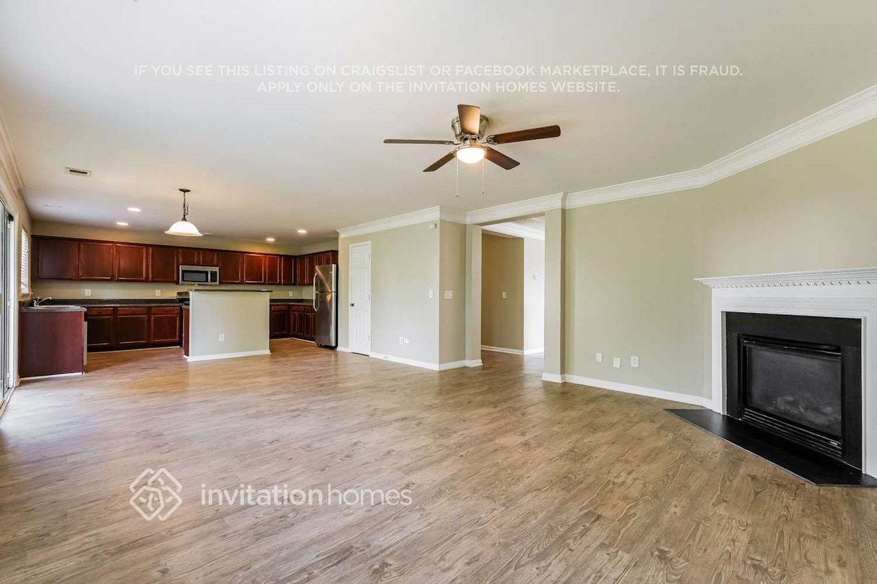 2828 Farmstead Ct - Photo 6 of 19