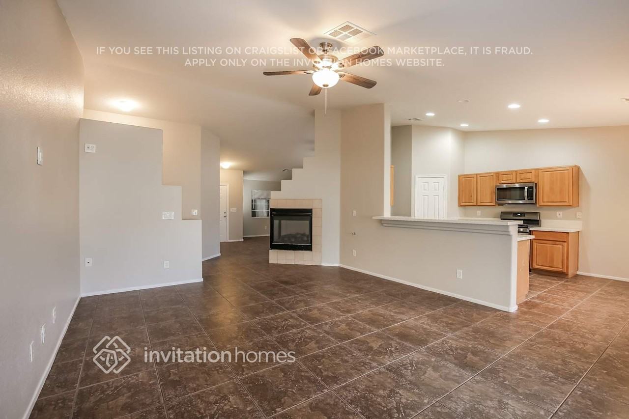 1424 Laughing Larkspur Ave - Photo 4 of 16