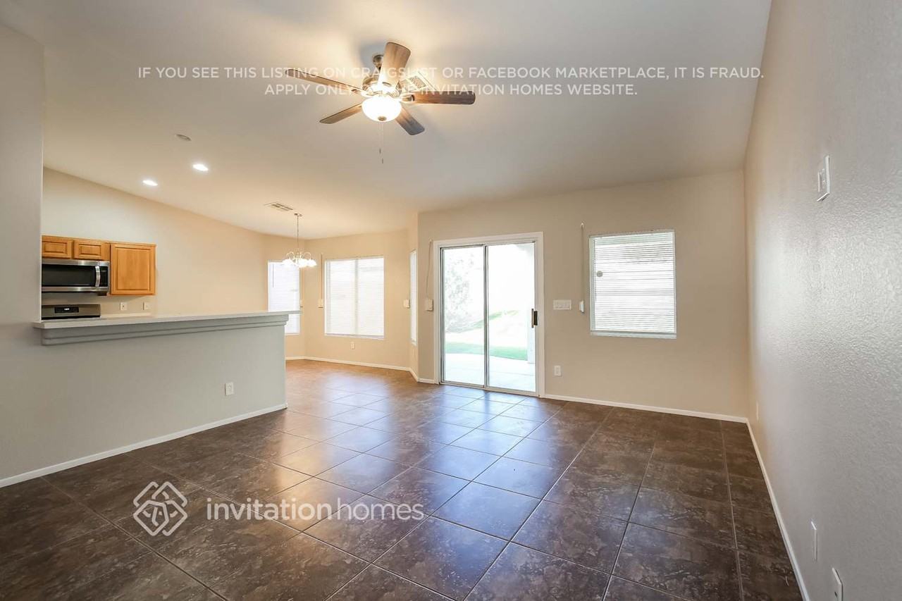 1424 Laughing Larkspur Ave - Photo 5 of 16