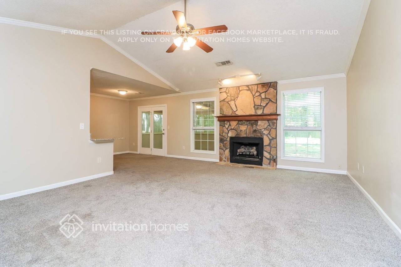 1495 Chaseway Cir - Photo 3 of 17