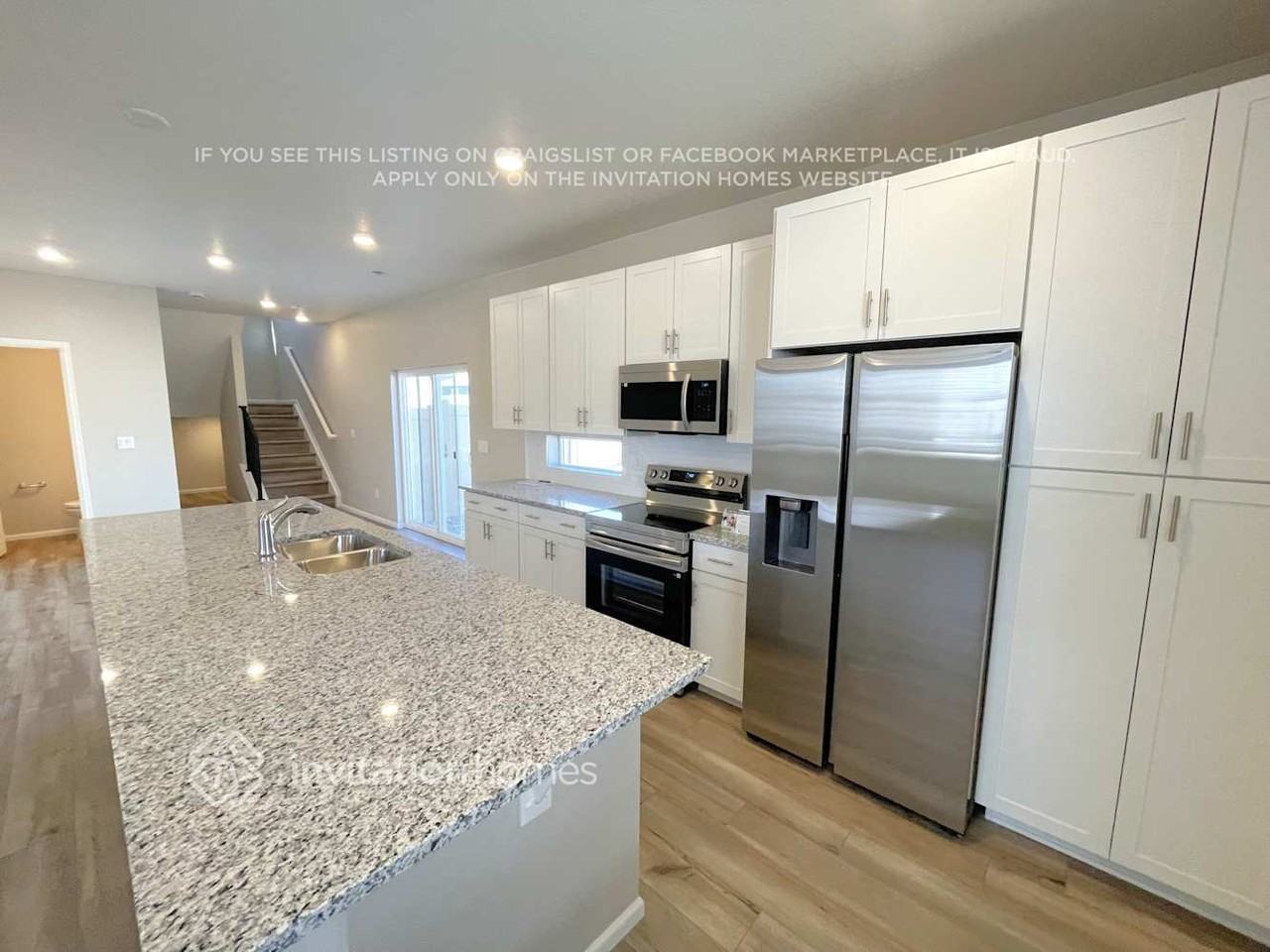 22285 E 39th Ave - Photo 4 of 11