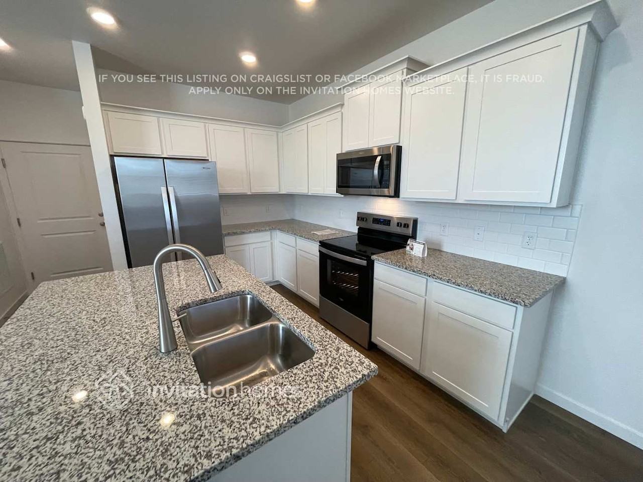 279 S Uriah St - Photo 4 of 14