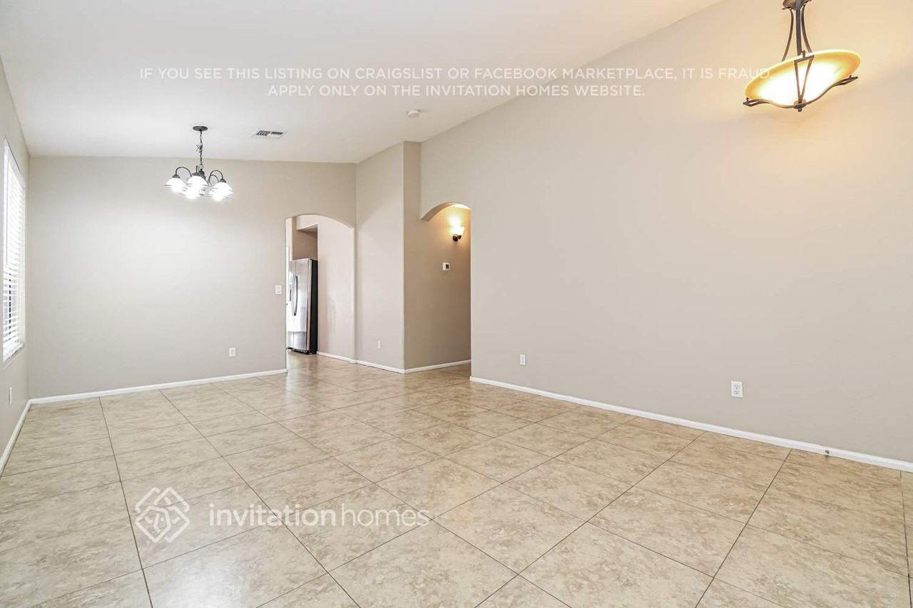 40071 N Cassara Dr - Photo 4 of 17