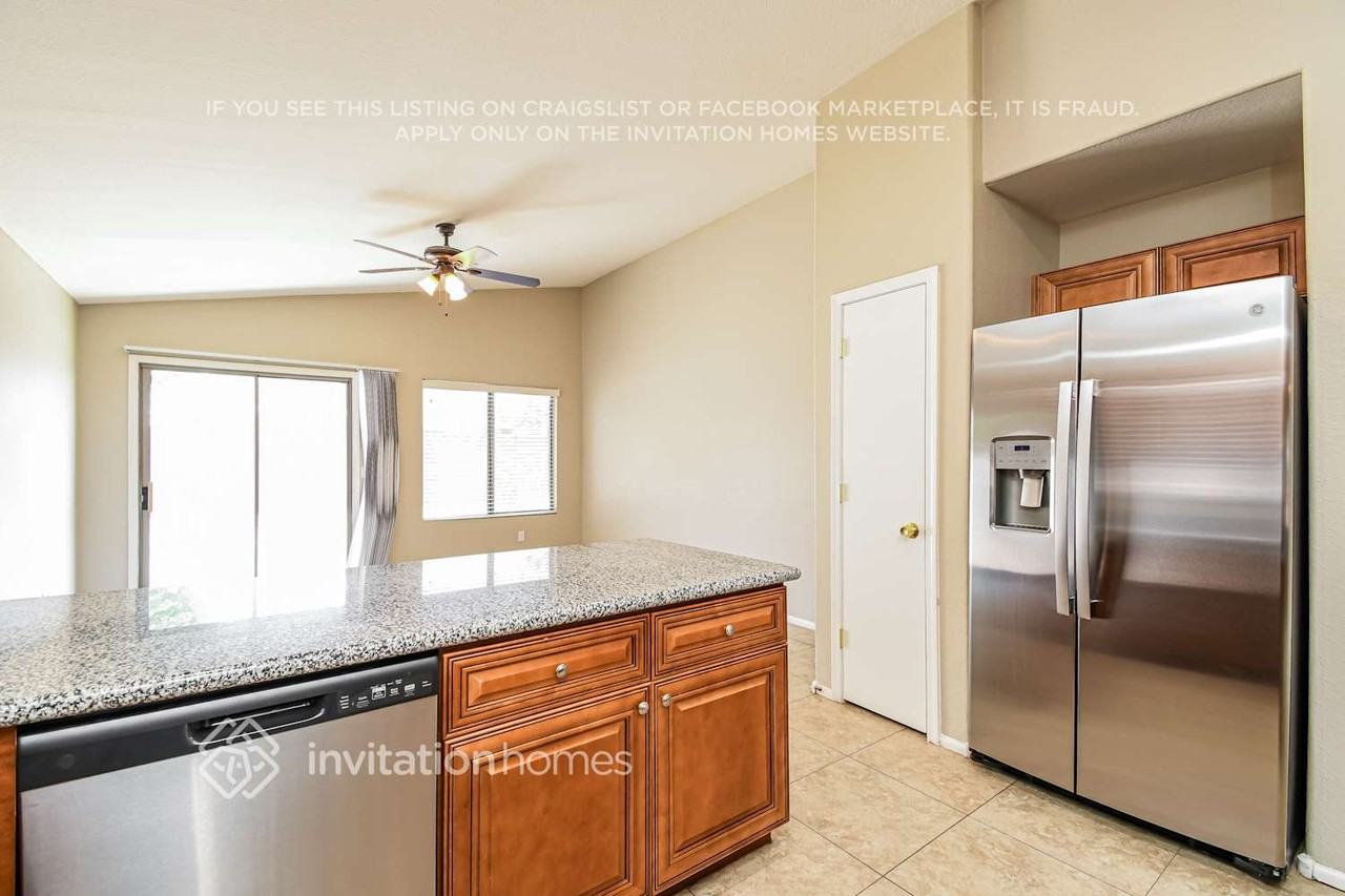 40071 N Cassara Dr - Photo 6 of 17