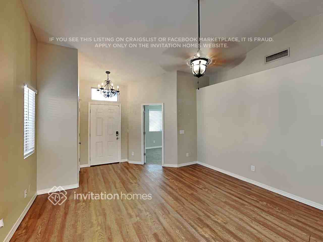 30737 N Royal Oak Way - Photo 2 of 16