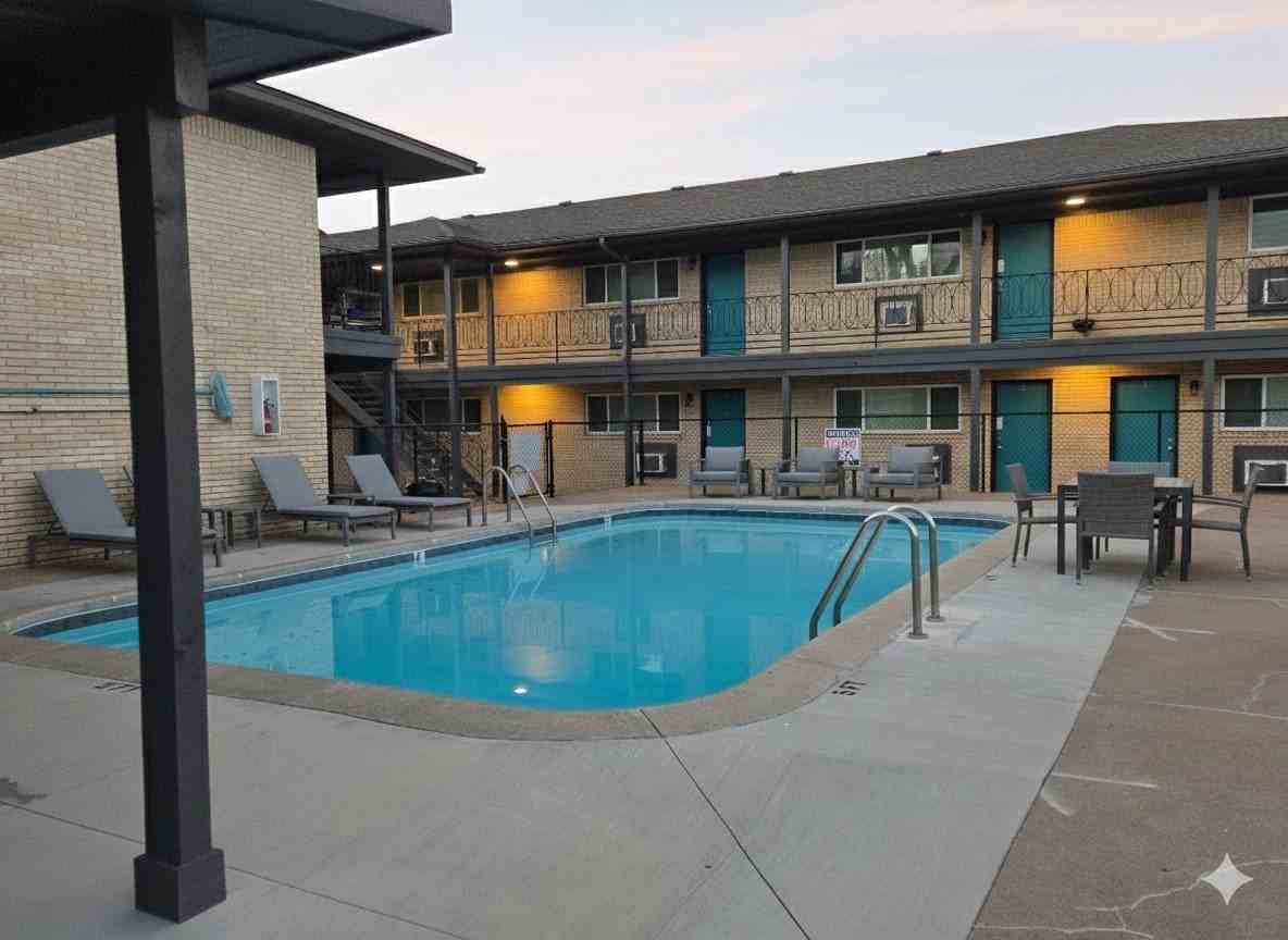 Malibu South - Photo 3 of 37