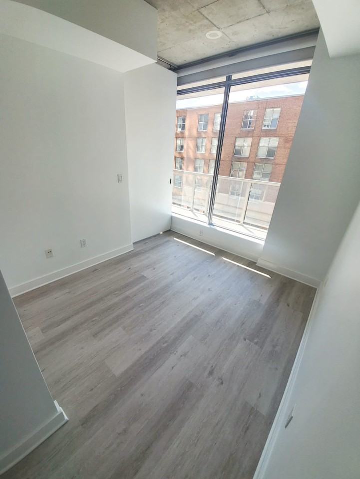 383 Cumberland St - Photo 7 of 8