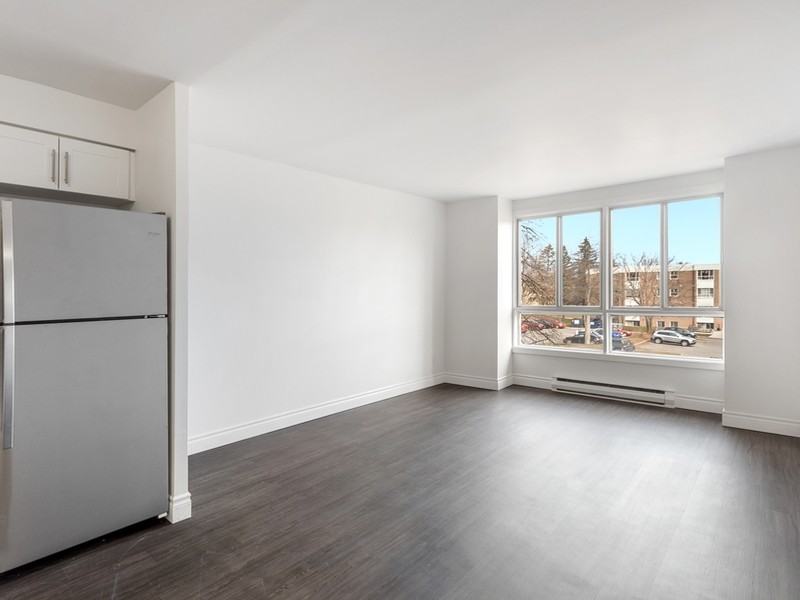 760-800 Laurier Boulevard - Photo 3 of 12