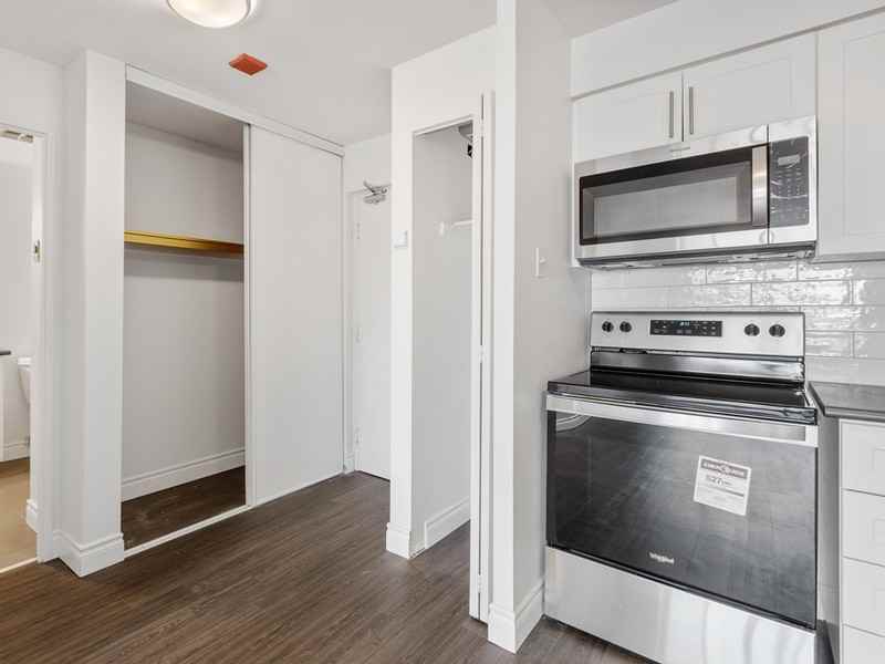 760-800 Laurier Boulevard - Photo 7 of 12