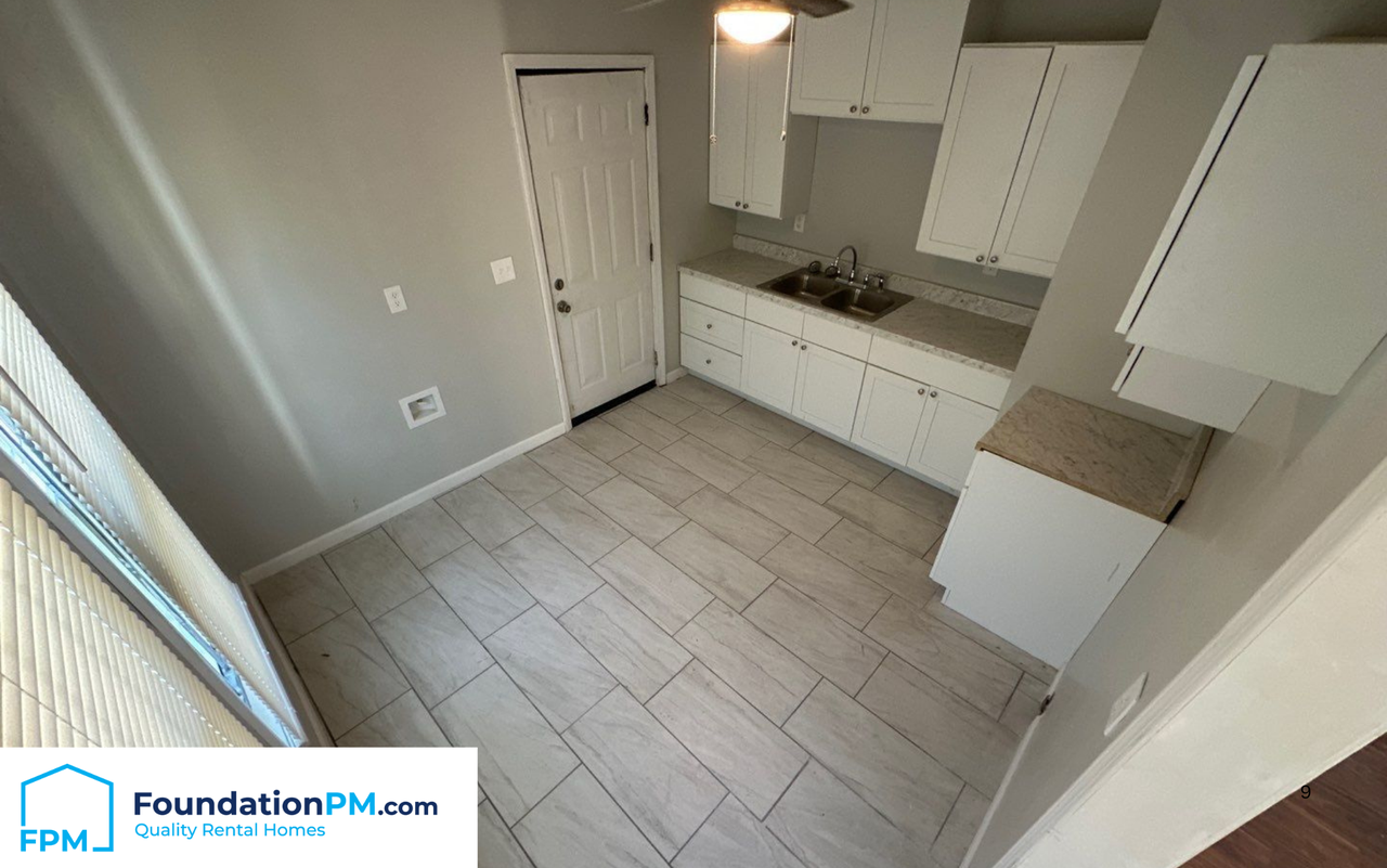 1663 Humber St #1 - Photo 4 of 14