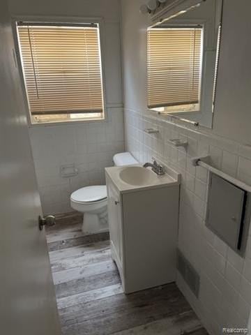 19716 Fenmore St - Photo 2 of 5