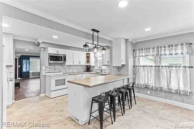 217 Endwell St - Photo 6 of 24