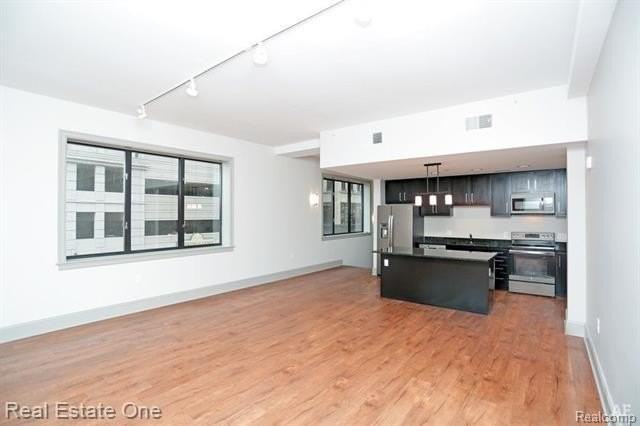 10 Grand River Ave - Photo 2 of 9
