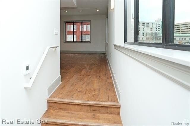 10 Grand River Ave - Photo 4 of 9