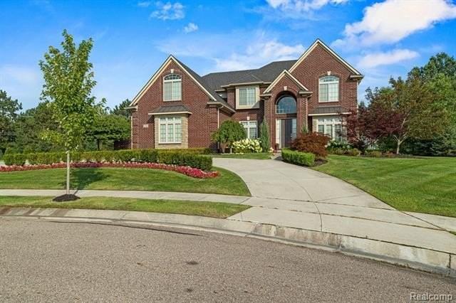 16946 Niagara Ct - Photo 3 of 50