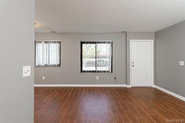 15820 Orchard Ln - Photo 4 of 20