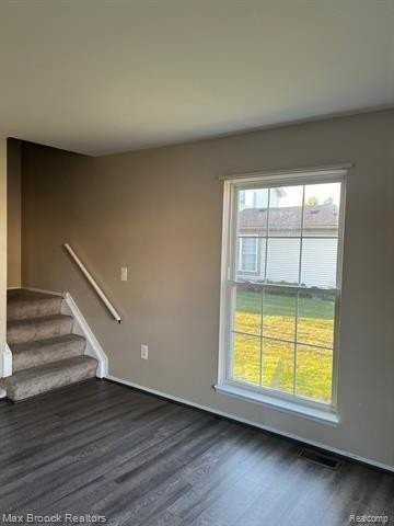 35129 Terrybrook Dr #27 - Photo 3 of 4