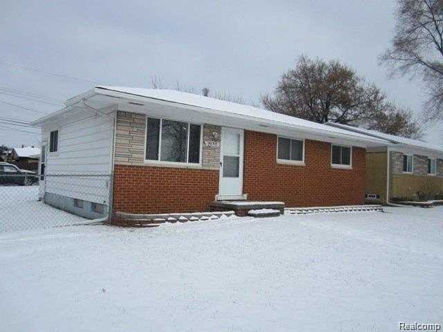 20715 Stafford St - Photo 2 of 13