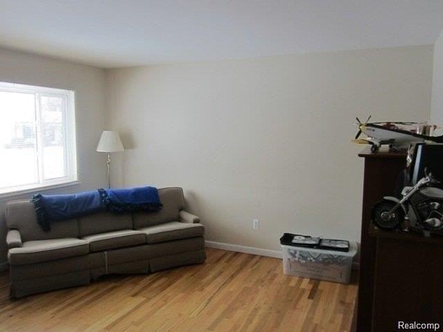 20715 Stafford St - Photo 3 of 13