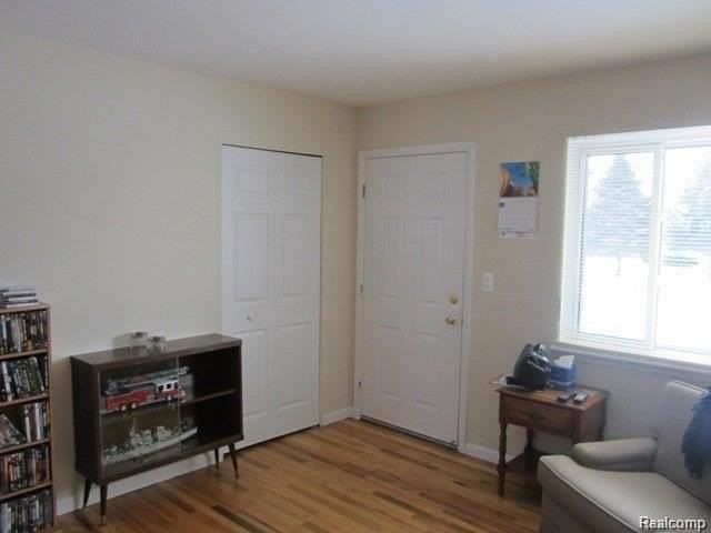 20715 Stafford St - Photo 4 of 13