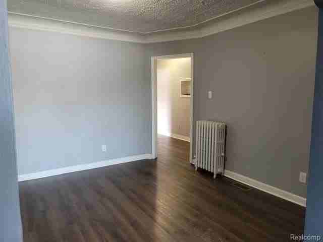 22641 Van Dyke Ave - Photo 5 of 13