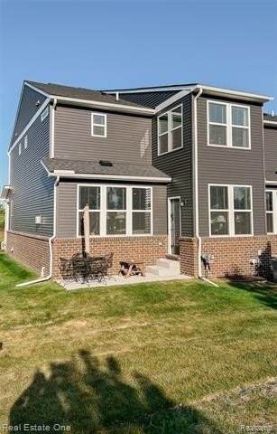 4932 Glenora Dr - Photo 3 of 32