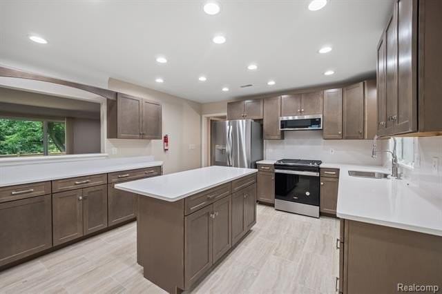 4866 Walnut Lake Rd - Photo 5 of 33