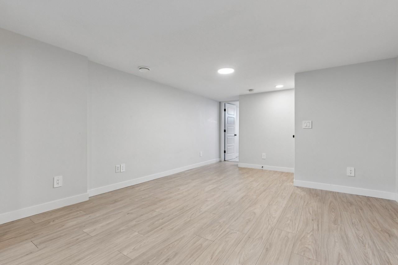 Crystallina Nera Duplex - Photo 2 of 14