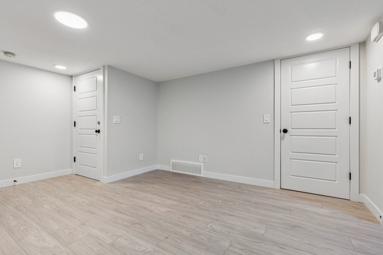 Crystallina Nera Duplex - Photo 3 of 14