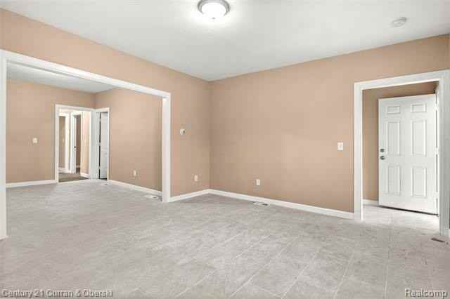 1039 N Rademacher St - Photo 4 of 21