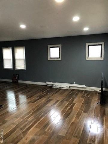 19404 Saint Aubin St - Photo 3 of 9