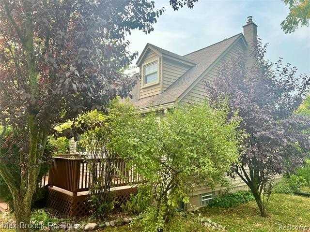 615 Leon Rd - Photo 3 of 21