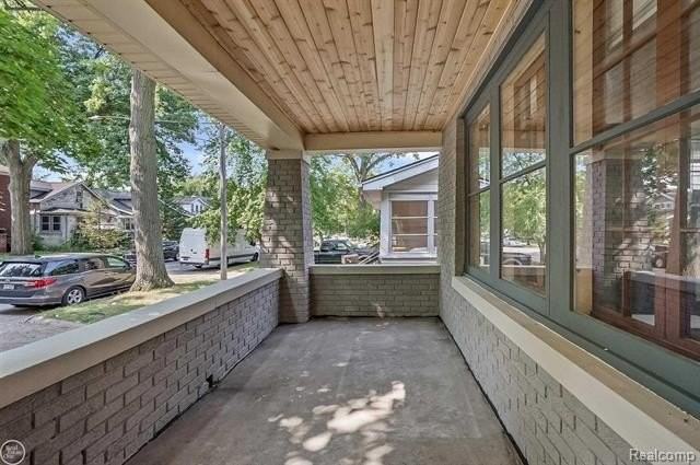 208 W Webster St - Photo 3 of 20