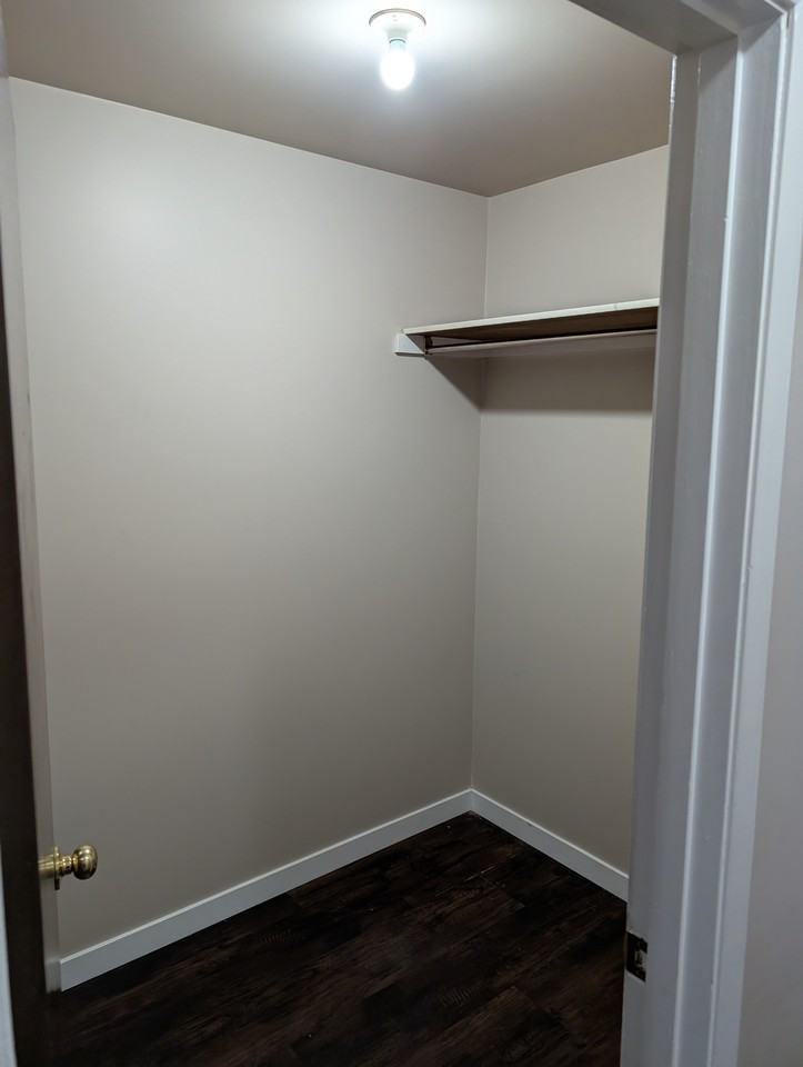 Viking Apartments - Photo 7 of 7