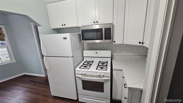 2259 Cambridge Rd - Photo 5 of 20