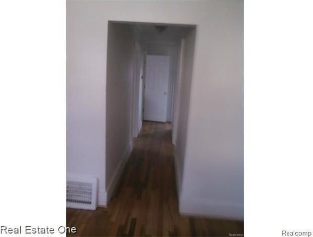 454 E Breckenridge St - Photo 3 of 10