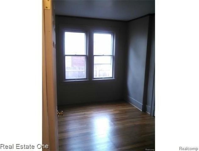 454 E Breckenridge St - Photo 4 of 10