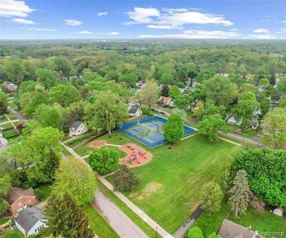 2017 Harding Ave - Photo 4 of 39