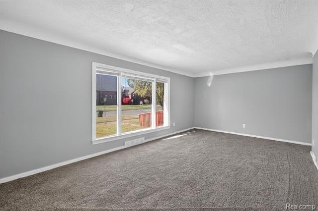 20216 Regent Dr - Photo 3 of 14