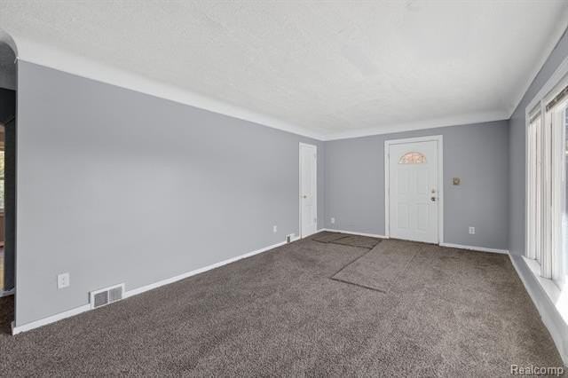20216 Regent Dr - Photo 4 of 14